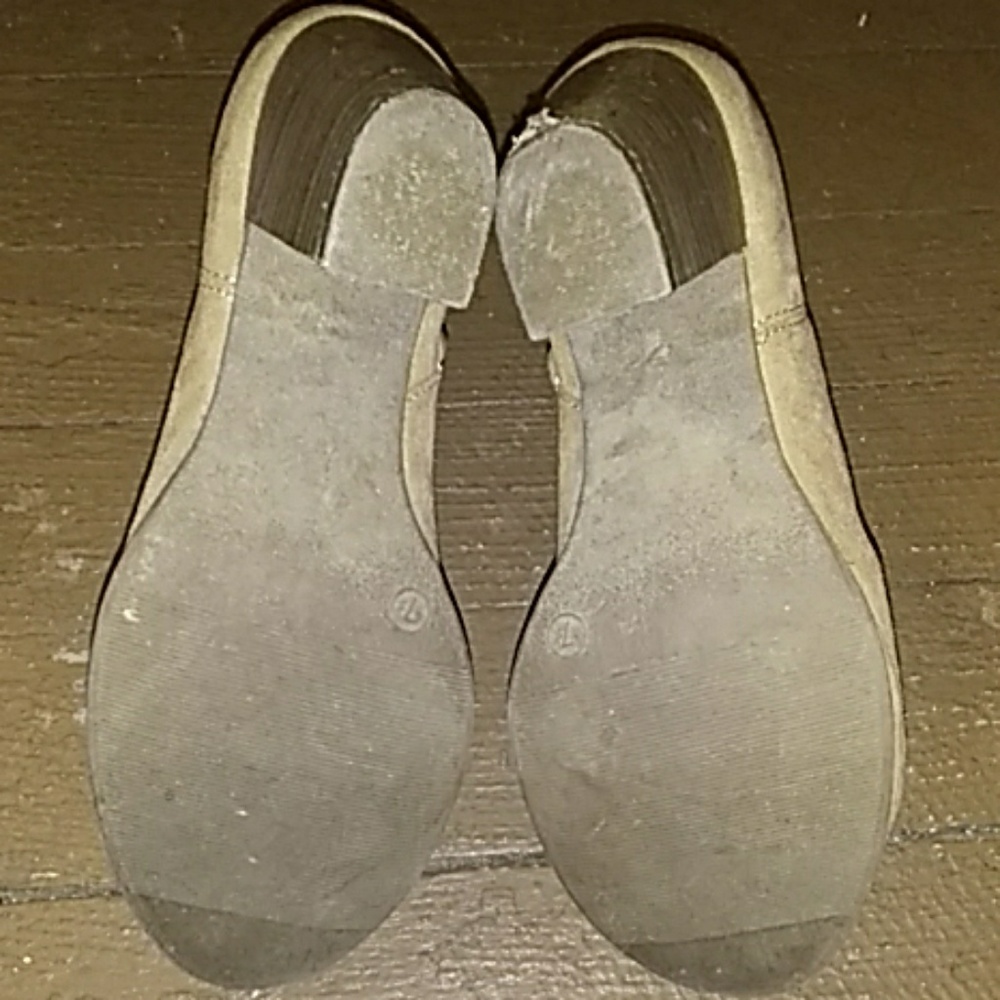 Boots - Picture 4 of 4